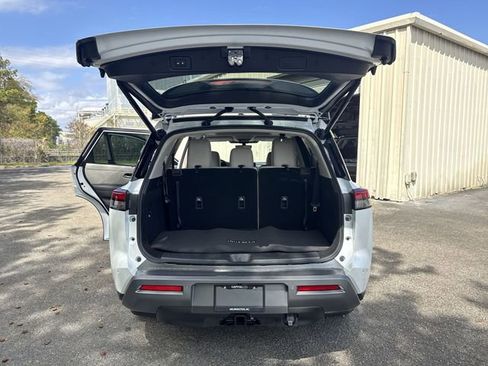New 2026 Nissan Pathfinder SL AWD/4WD image 13