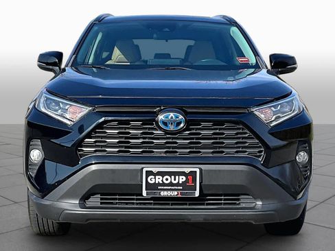 Used 2021 Toyota RAV4 XLE Premium image 4