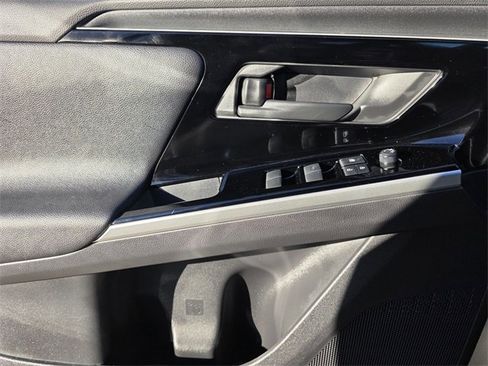 Used 2024 Toyota bZ4X XLE image 17