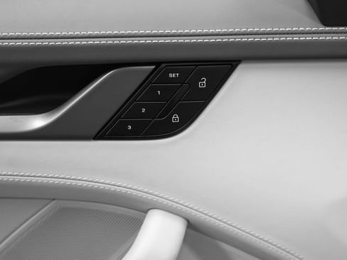 Certified 2025 Porsche 911 Carrera RWD image 35