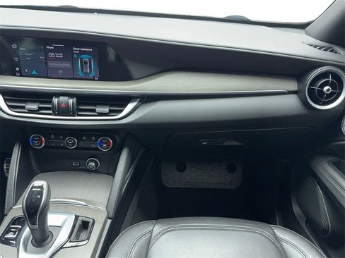 Used 2022 Alfa Romeo Stelvio Ti image 16