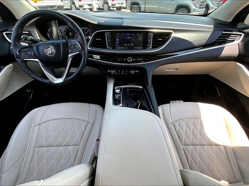 Used 2023 Buick Enclave Avenir image 15