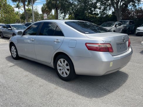 Used 2008 Toyota Camry XLE w/ Leather Pkg FWD image 5