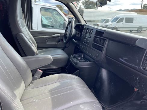 Used 2014 GMC Savana 2500 RWD image 10