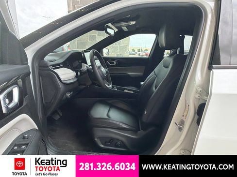Used 2025 Jeep Compass Limited AWD/4WD image 9