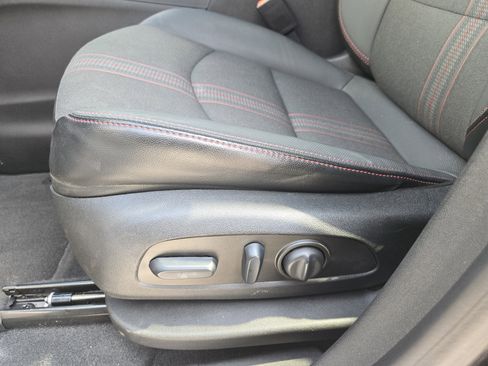 Used 2023 Chevrolet Equinox RS image 27