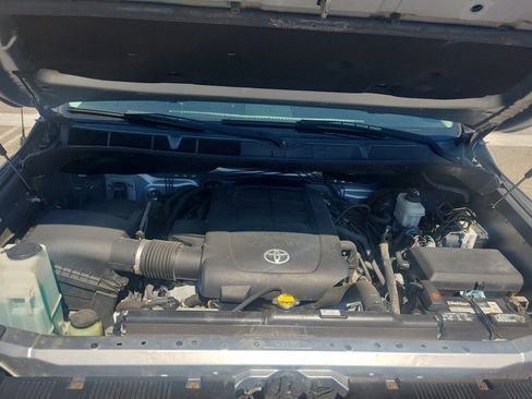 Used 2016 Toyota Tundra SR5 w/ SR5 Upgrade Package image 9