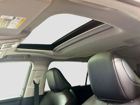 New 2026 Toyota Highlander XLE image 19