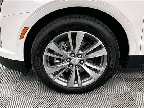 Used 2025 Cadillac XT5 Premium Luxury FWD image 10