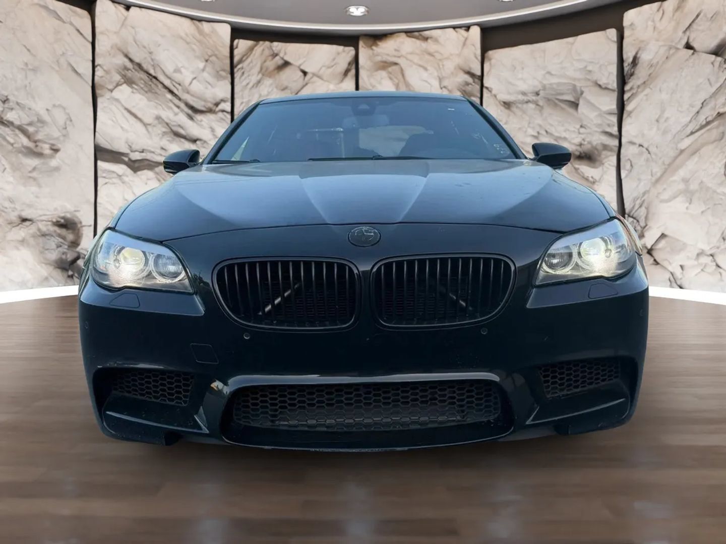 Used 2013 BMW M5 RWD image 2