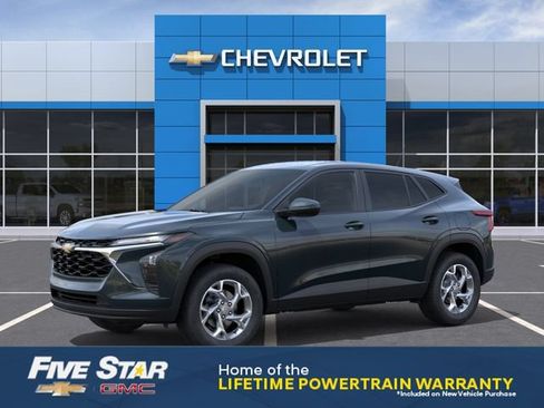 New 2026 Chevrolet Trax LS w/ LS Convenience Package FWD image 2