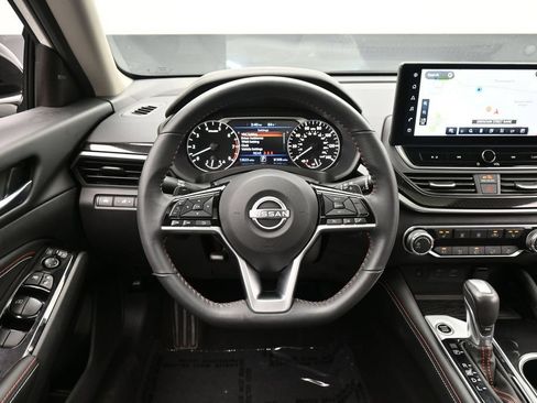 Used 2023 Nissan Altima 2.5 SR w/ SR Premium Package FWD image 43