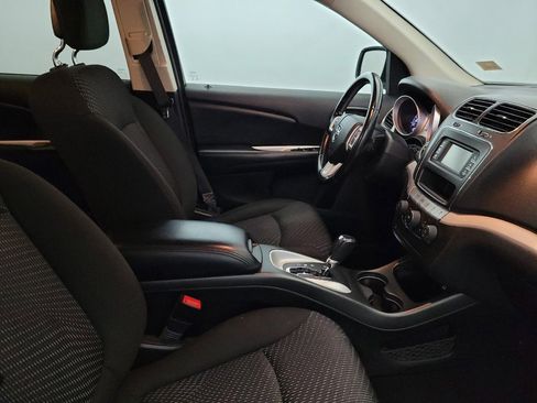 Used 2020 Dodge Journey SE w/ SE Popular Equipment Group FWD image 21