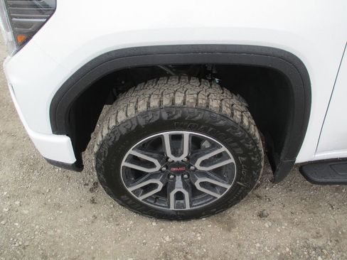 New 2026 GMC Sierra 1500 AT4 w/ AT4 Premium Package AWD/4WD image 14