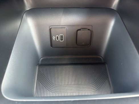New 2026 Ford Explorer Active RWD image 21