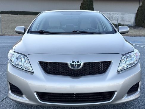 Used 2010 Toyota Corolla LE image 4
