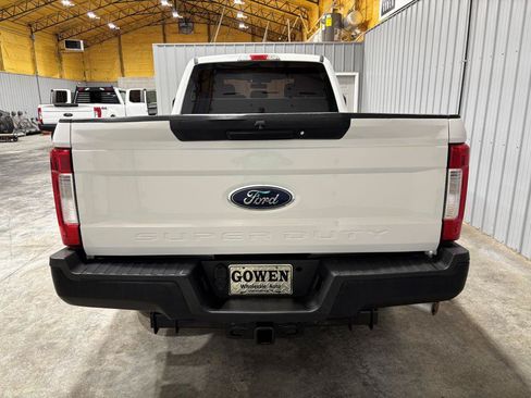 Used 2019 Ford F250 XL w/ Camper Package RWD image 8