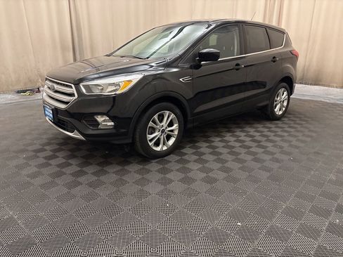 Used 2019 Ford Escape SE image 1