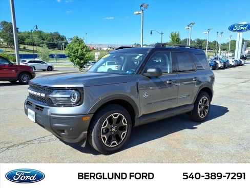 Used 2025 Ford Bronco Sport Outer Banks w/ Outer Banks Tech Package+ AWD/4WD image 9