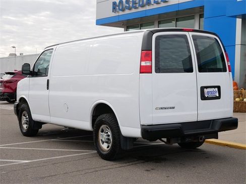 Used 2021 Chevrolet Express 2500 w/ Driver Convenience Package image 5