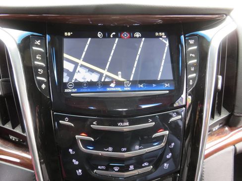 Used 2015 Cadillac Escalade ESV Premium AWD/4WD image 19