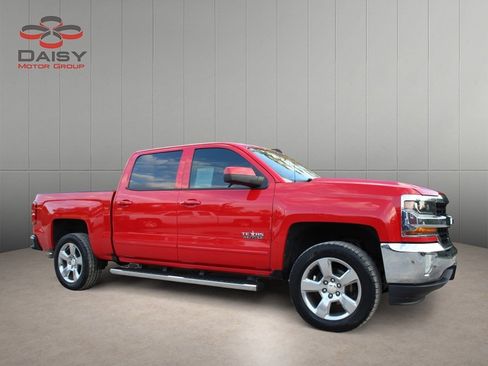 Used 2018 Chevrolet Silverado 1500 LT w/ Texas Edition image 3
