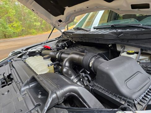 Used 2023 Ford F150 Lariat w/ Trailer Tow Package image 30