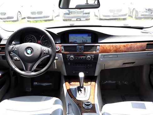 Used 2009 BMW 335i xDrive Sedan AWD/4WD image 12