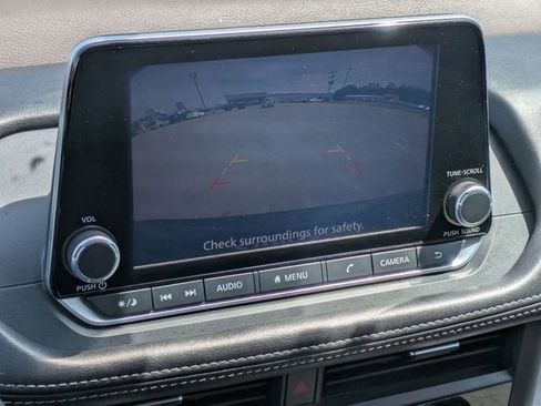 Used 2023 Nissan Rogue SV image 20