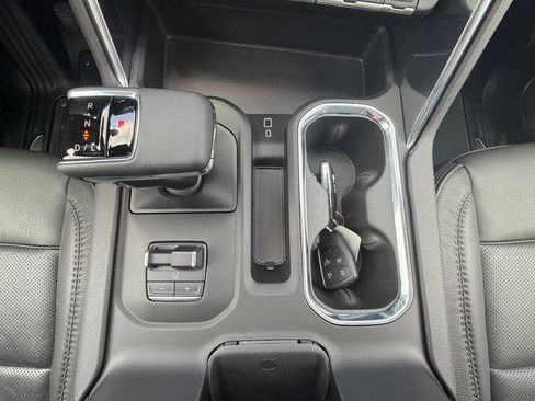 Used 2025 GMC Sierra 1500 Denali AWD/4WD image 12