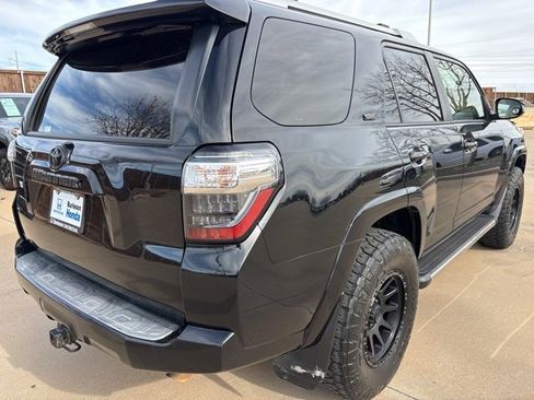 Used 2016 Toyota 4Runner SR5 image 3