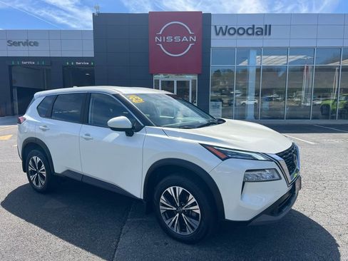 Used 2023 Nissan Rogue SV image 1
