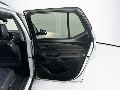 Used 2020 Chevrolet Traverse LT w/ LT Premium Package FWD image 34