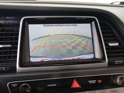 Used 2019 Hyundai Sonata Limited w/ Cargo Package FWD image 6