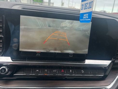 Used 2023 GMC Sierra 1500 SLT w/ SLT Premium Package image 16