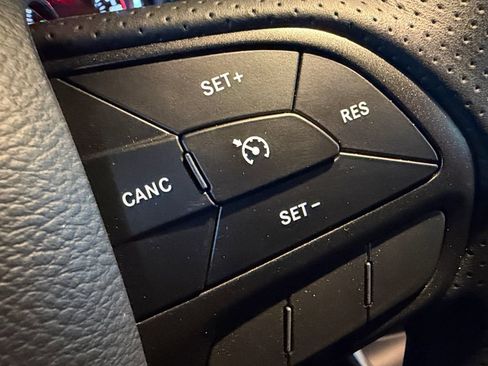 Used 2022 Dodge Challenger R/T Scat Pack RWD image 10