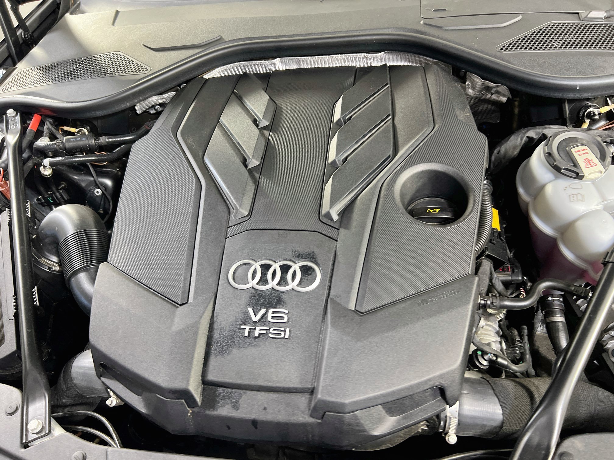 Used 2023 Audi A8 L 3.0T AWD/4WD image 32