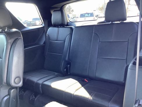 Used 2022 Chevrolet Traverse RS image 27