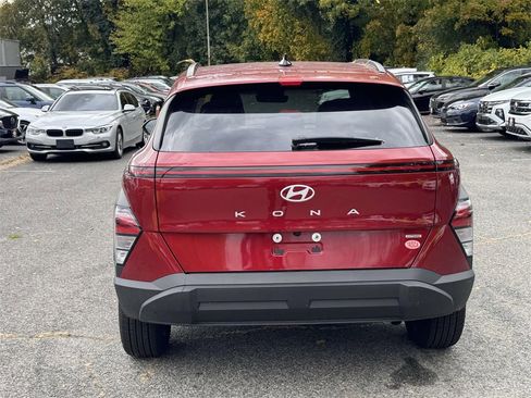 Used 2025 Hyundai Kona SEL image 5