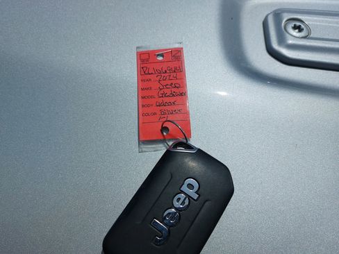 Used 2024 Jeep Gladiator Sport AWD/4WD image 36