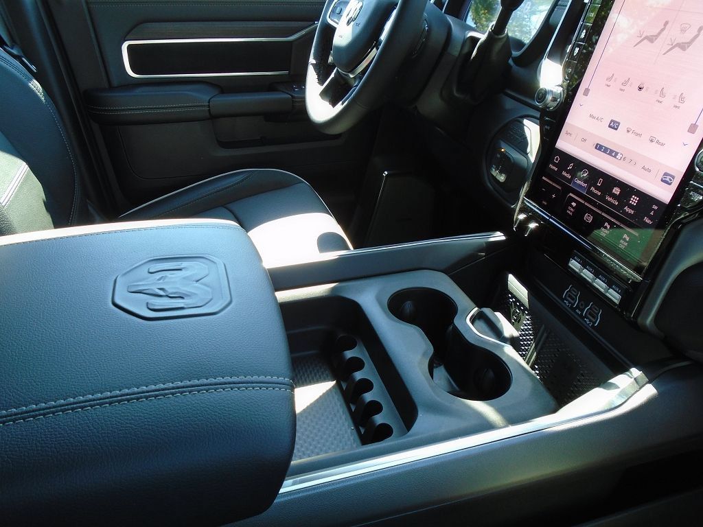 New 2026 RAM 3500 Laramie AWD/4WD image 13
