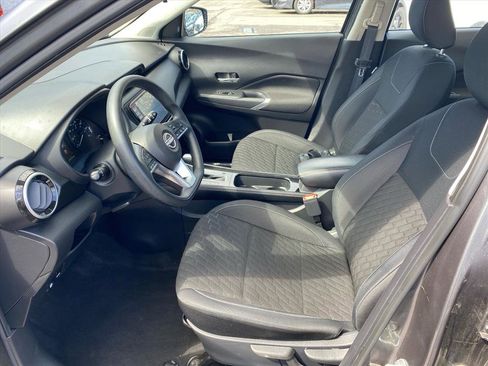 Used 2023 Nissan Kicks SV FWD image 9