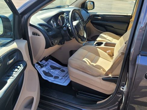 Used 2015 Dodge Grand Caravan SXT image 19