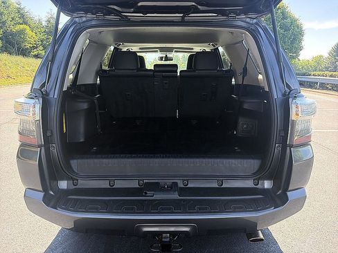 Used 2018 Toyota 4Runner SR5 Premium AWD/4WD image 23