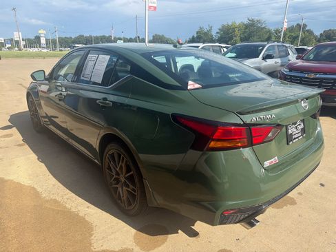 Used 2025 Nissan Altima 2.5 SR AWD/4WD image 3
