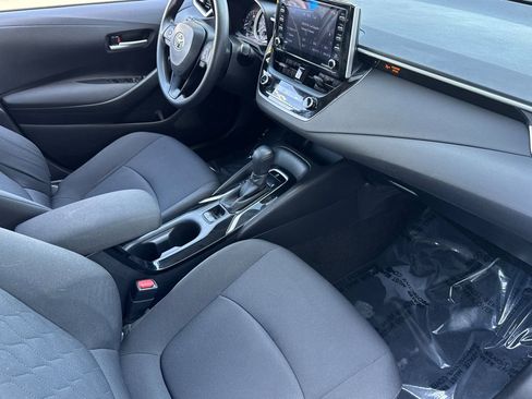 Used 2021 Toyota Corolla LE w/ LE Convenience Package FWD image 19