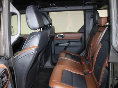Used 2024 Ford Bronco Outer Banks AWD/4WD image 24
