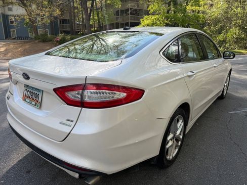 Used 2013 Ford Fusion SE image 3