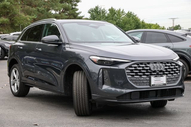 Used 2025 Audi Q5 Premium Plus w/ Premium Plus AWD/4WD image 27