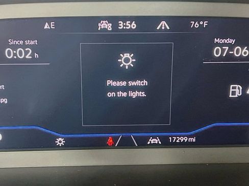 Used 2025 Volkswagen Jetta SEL FWD image 13